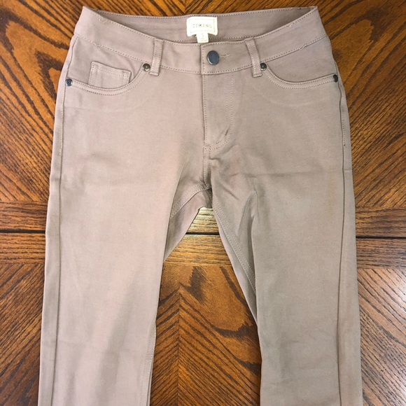 Timing Pants - Tan colored jegging pants size small